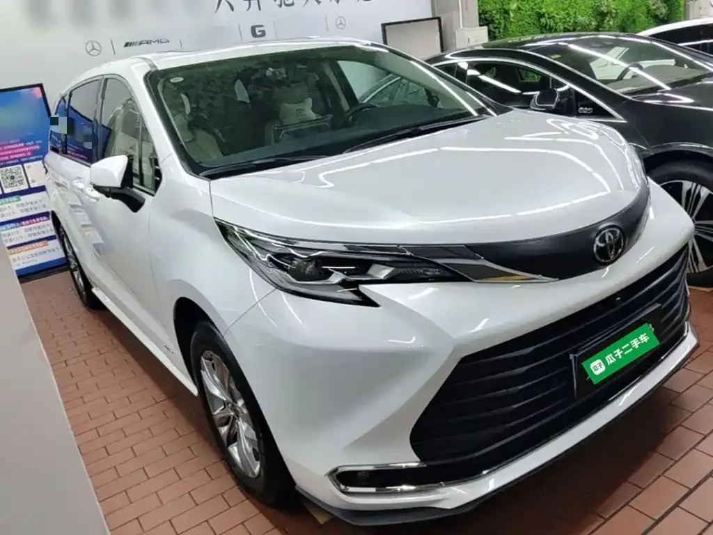 Toyota Sienna — фото 4