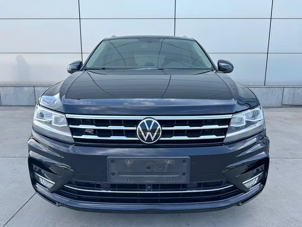 Volkswagen Tiguan L — фото 4