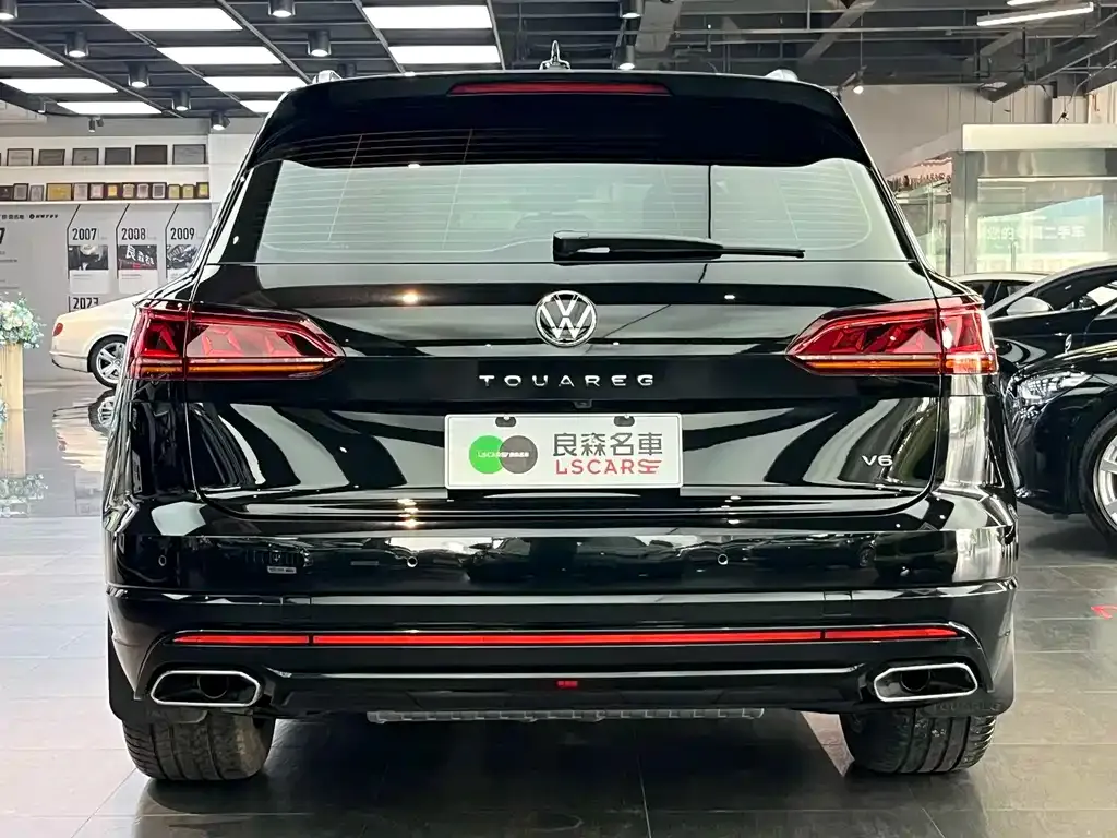 Volkswagen Touareg — фото 9