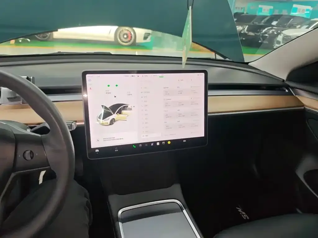 Tesla Model 3 — фото 4