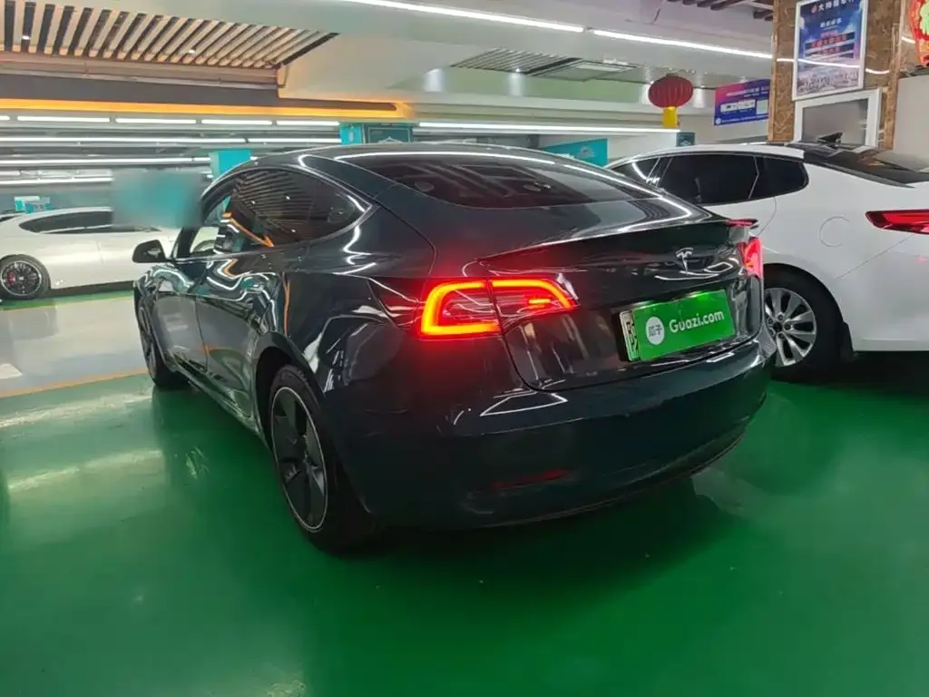 Tesla Model 3 — фото 10