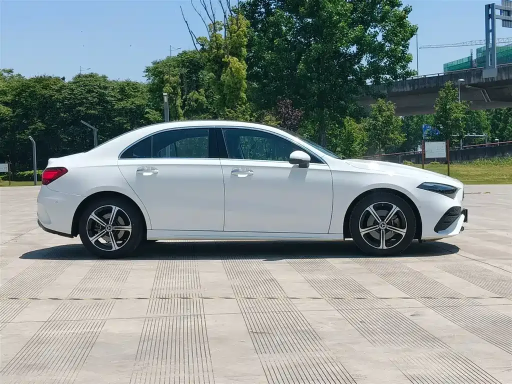 Mercedes-Benz A-Class — фото 10