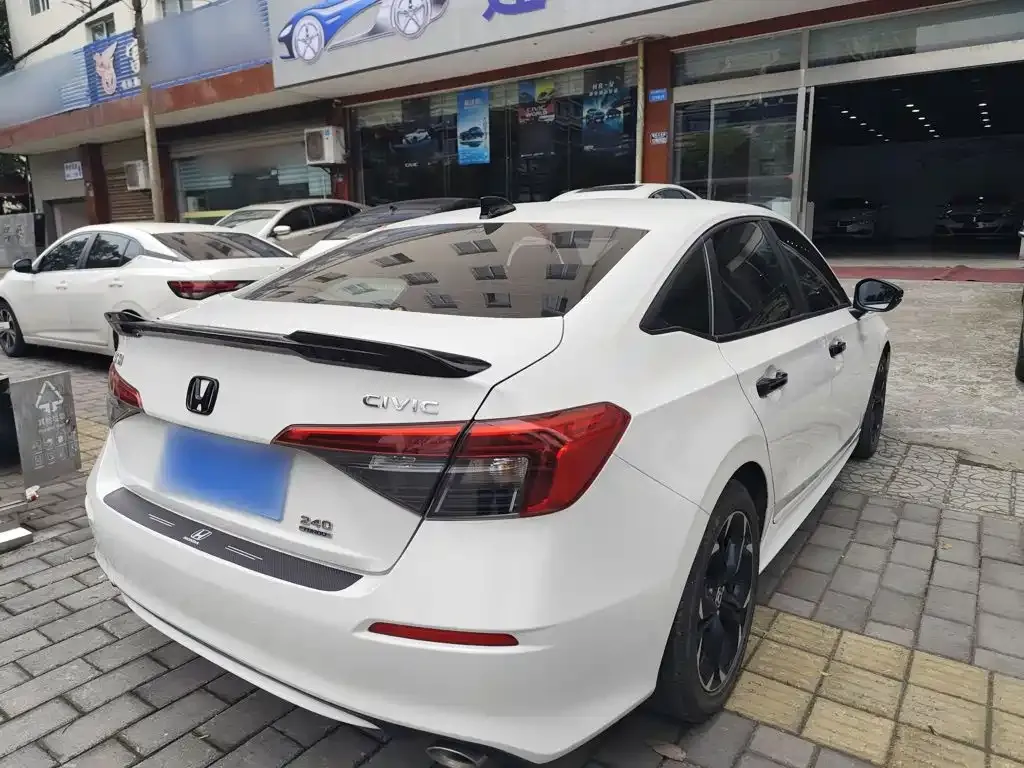 Honda Civic — фото 7