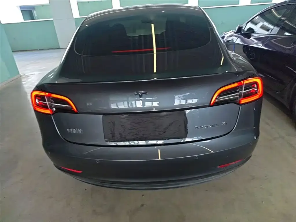 Tesla Model 3 — фото 4