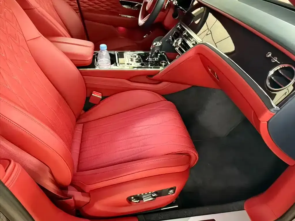 Bentley Flying Spur — фото 2