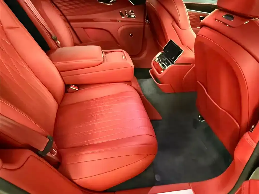 Bentley Flying Spur — фото 9