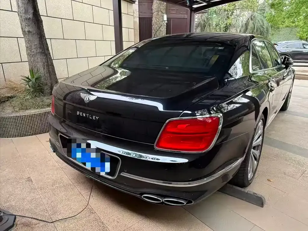 Bentley Flying Spur — фото 6