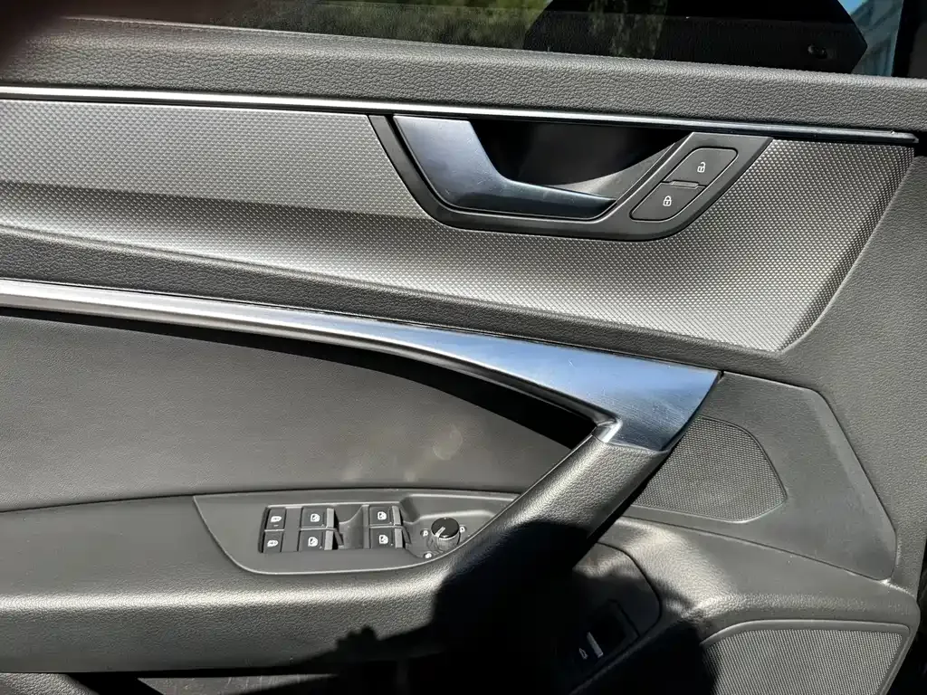 Audi A6L 2022 из CN, фото 8