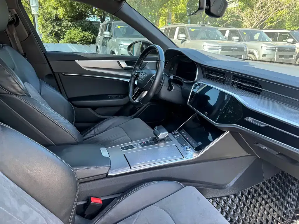 Audi A6L 2022 из CN, фото 9