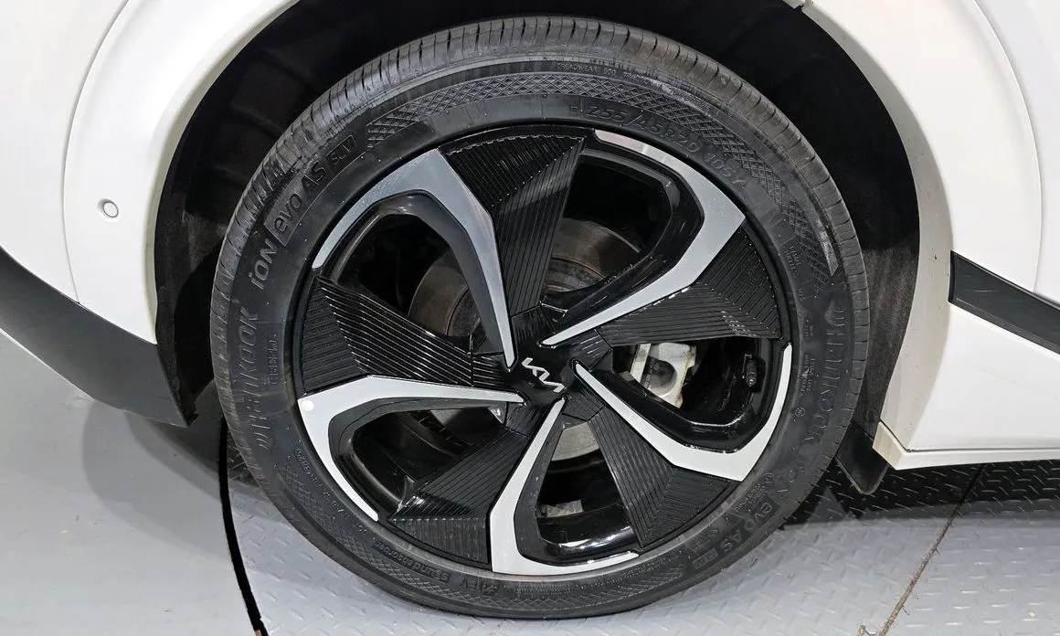 Kia EV6 2023 из KR, фото 8