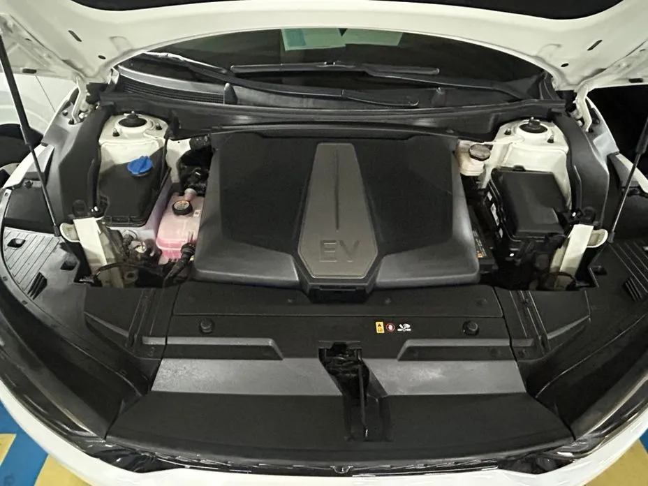 Kia EV6 2023 из KR, фото 5