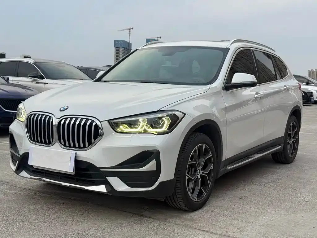 BMW X1 — фото 1
