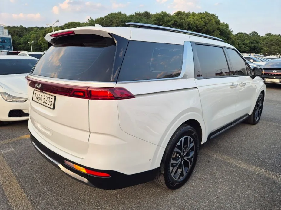 Kia Carnival — фото 6