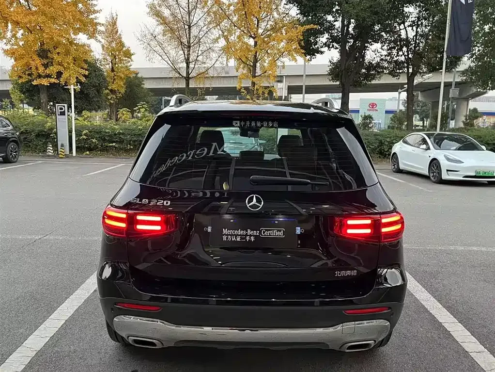 Mercedes-Benz GLB — фото 10