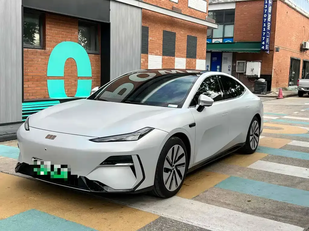 Geely Galaxy E8