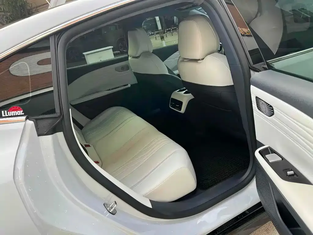 Geely Galaxy E8 2024 из CN, фото 9