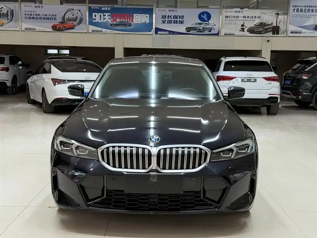 BMW 3 Series 2023 из CN, фото 2