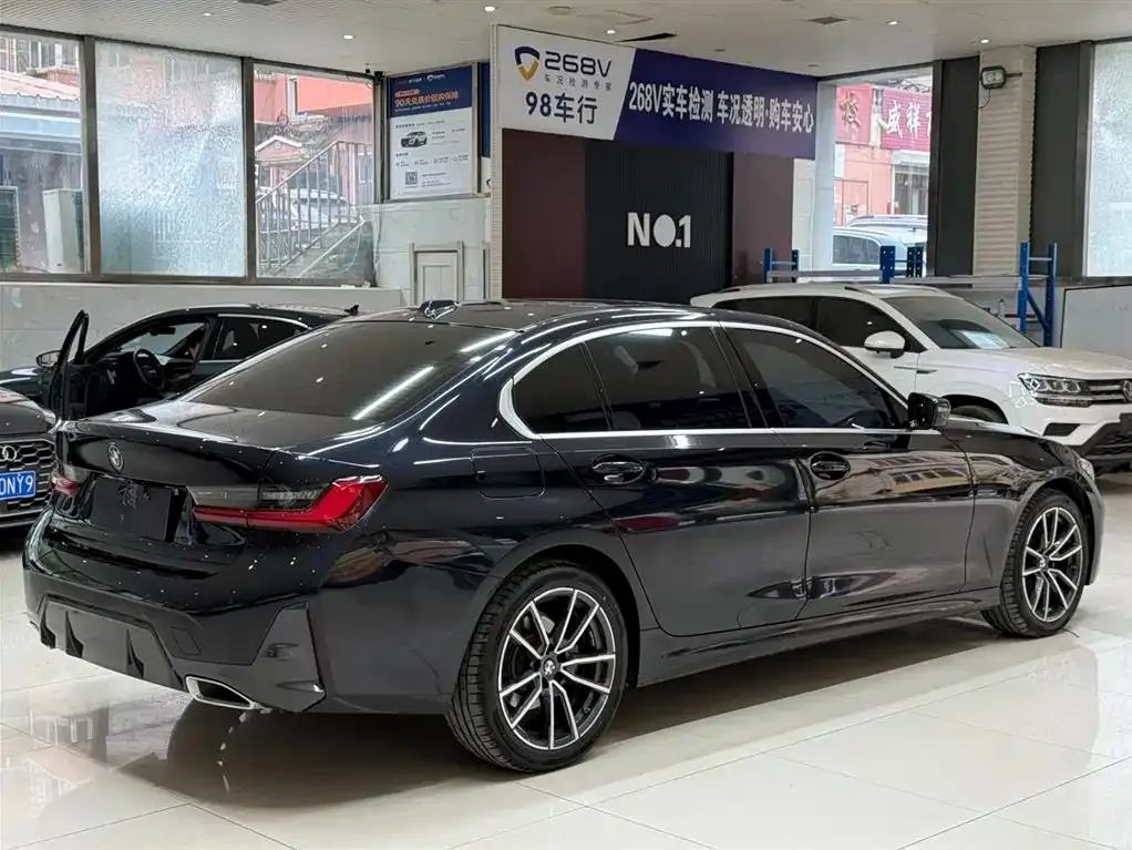 BMW 3 Series 2023 из CN, фото 9