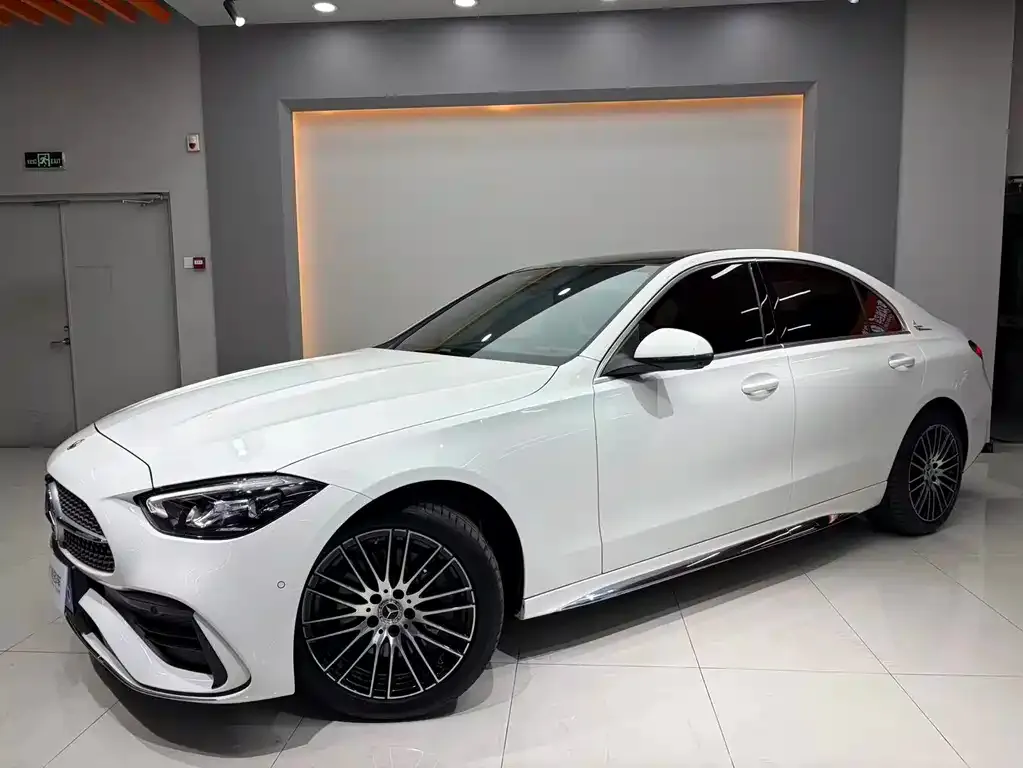 Mercedes-Benz C-Class — фото 1