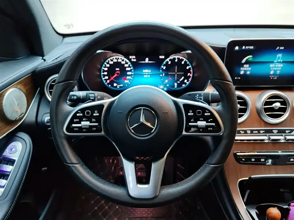 Mercedes-Benz GLC — фото 10