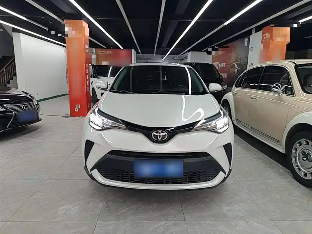 Toyota C-HR — фото 10