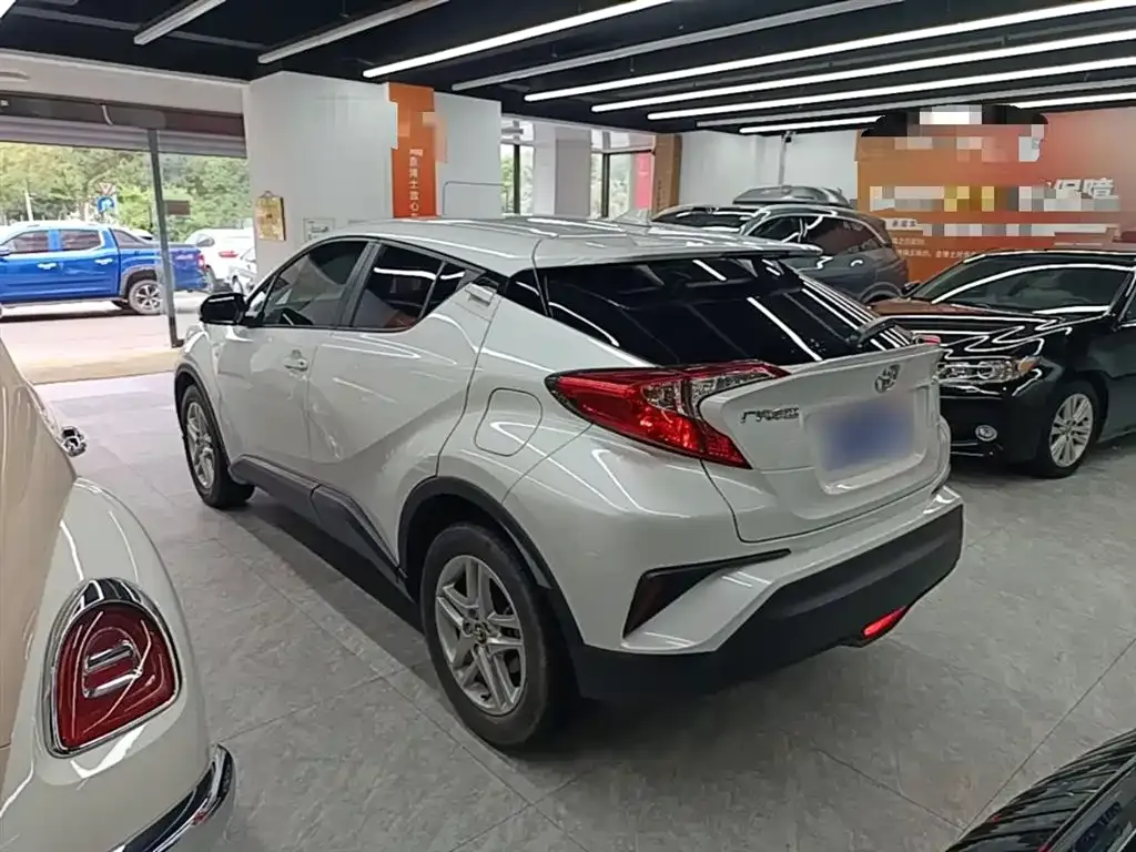 Toyota C-HR — фото 3