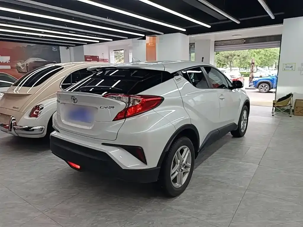 Toyota C-HR — фото 5