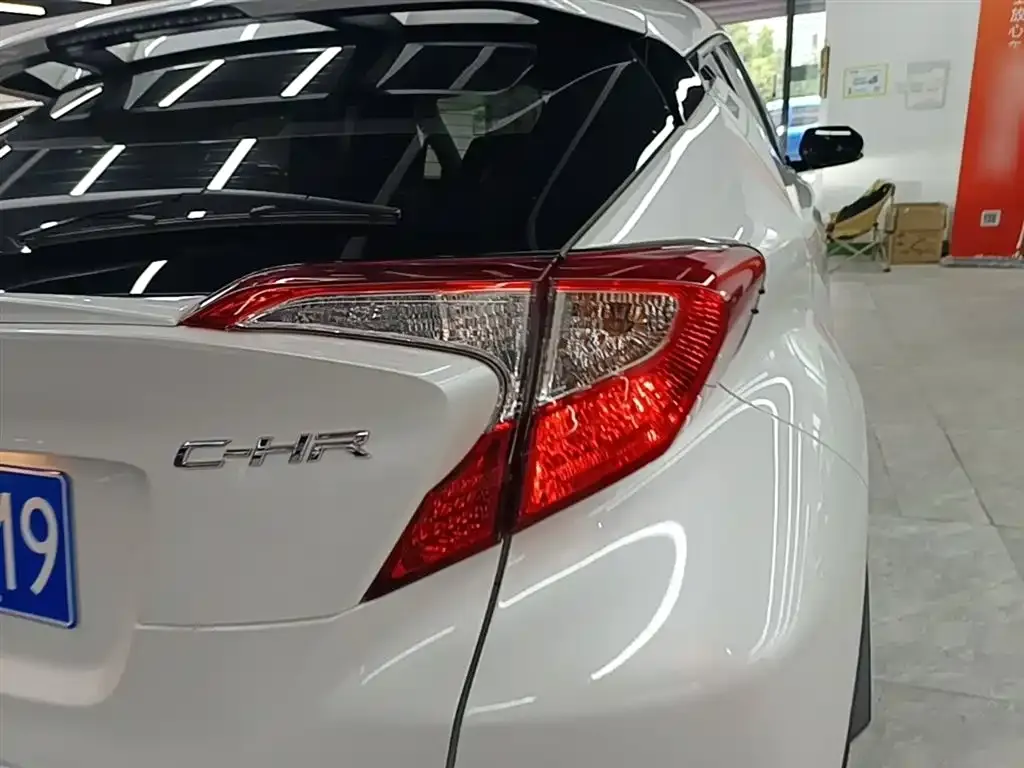 Toyota C-HR — фото 6