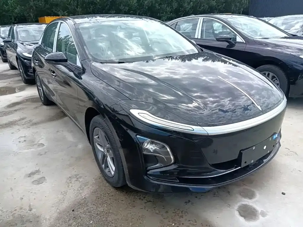 Hongqi E-QM5 — фото 10