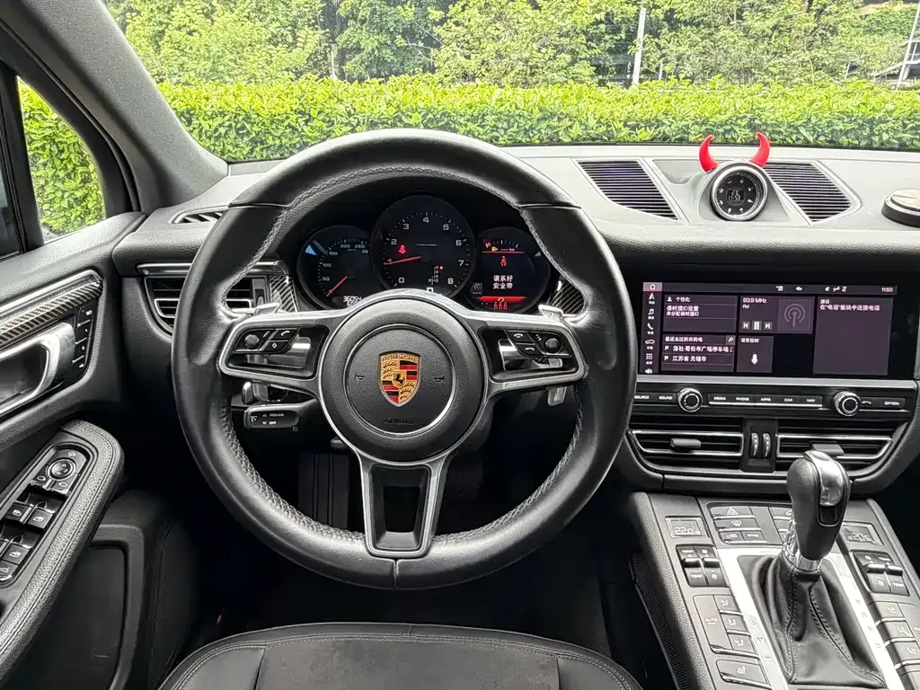 Porsche Macan — фото 8