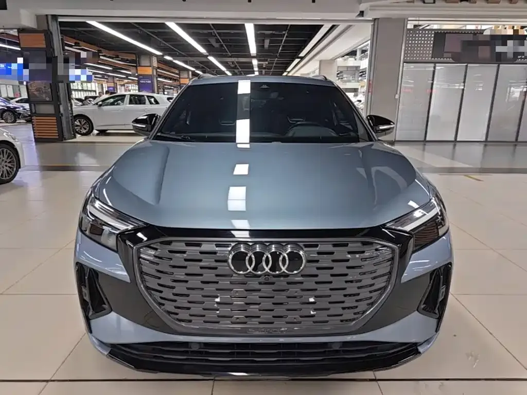 Audi Q4 e-tron — фото 3