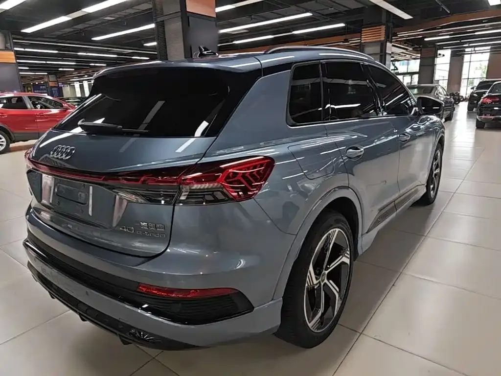 Audi Q4 e-tron — фото 4