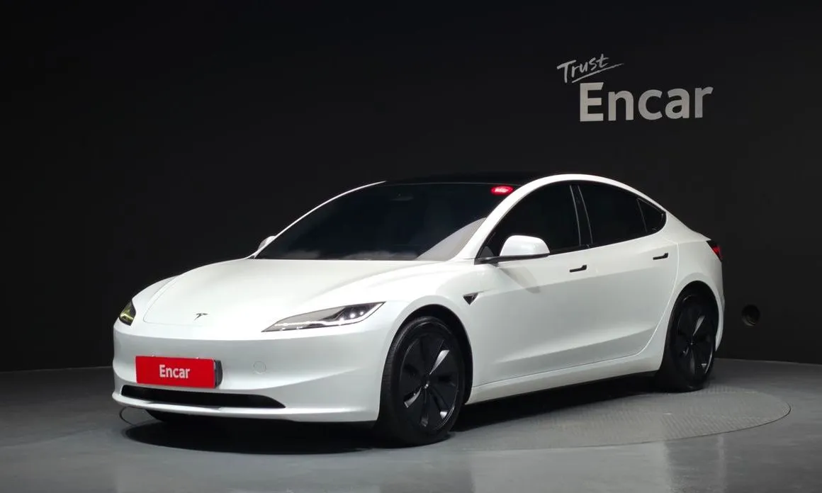 Tesla Model 3 — фото 1