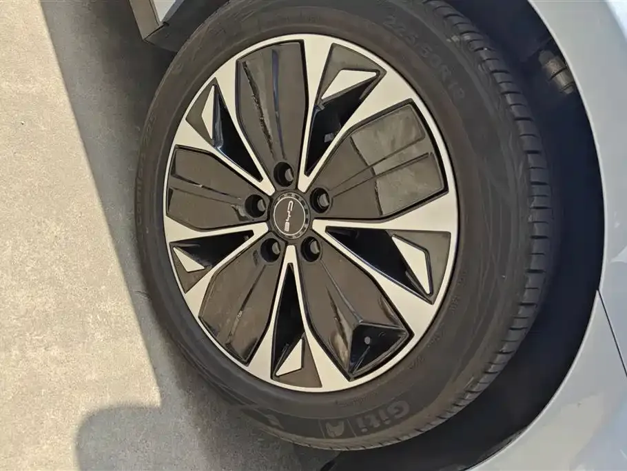 BYD Seal — фото 5