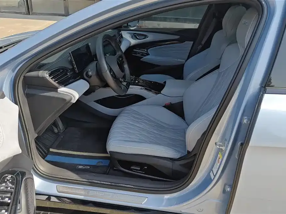 BYD Seal — фото 8