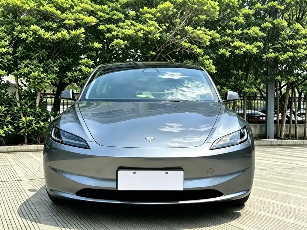 Tesla Model 3 — фото 10