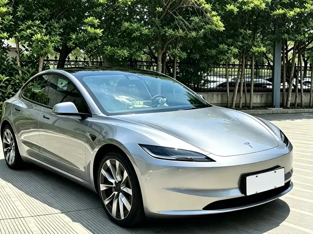 Tesla Model 3 — фото 5