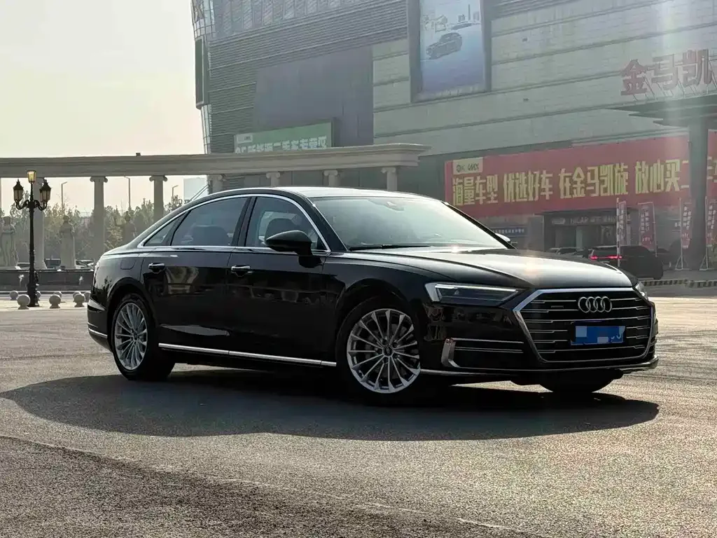 Audi A8 — фото 7