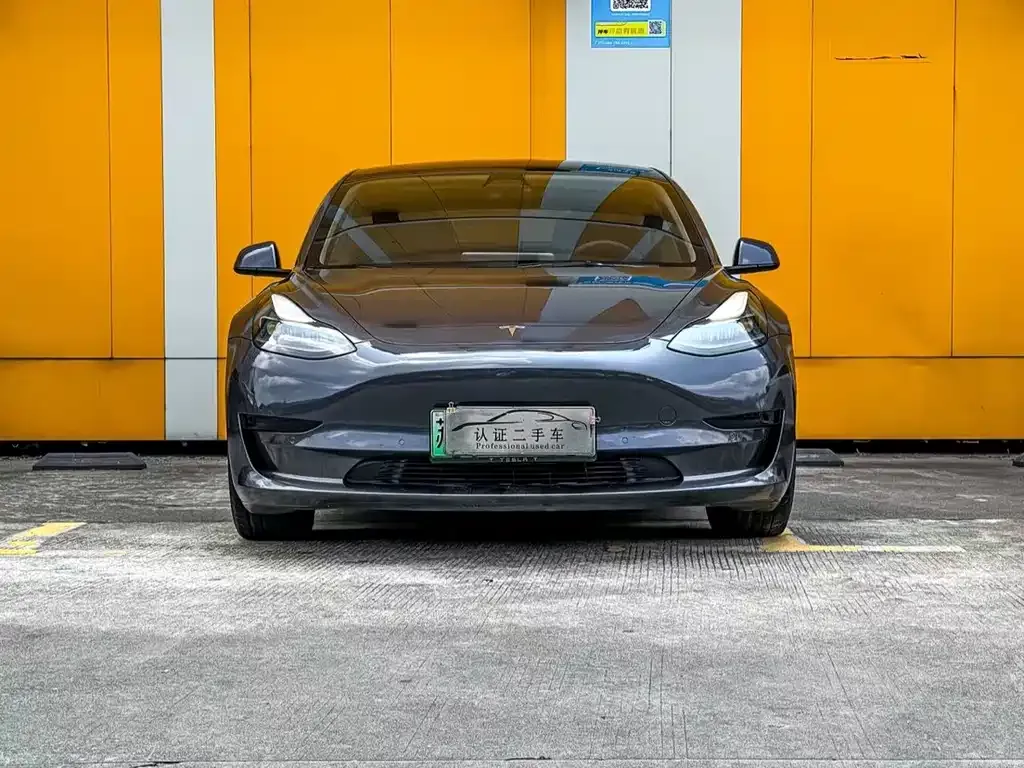 Tesla Model 3 — фото 9