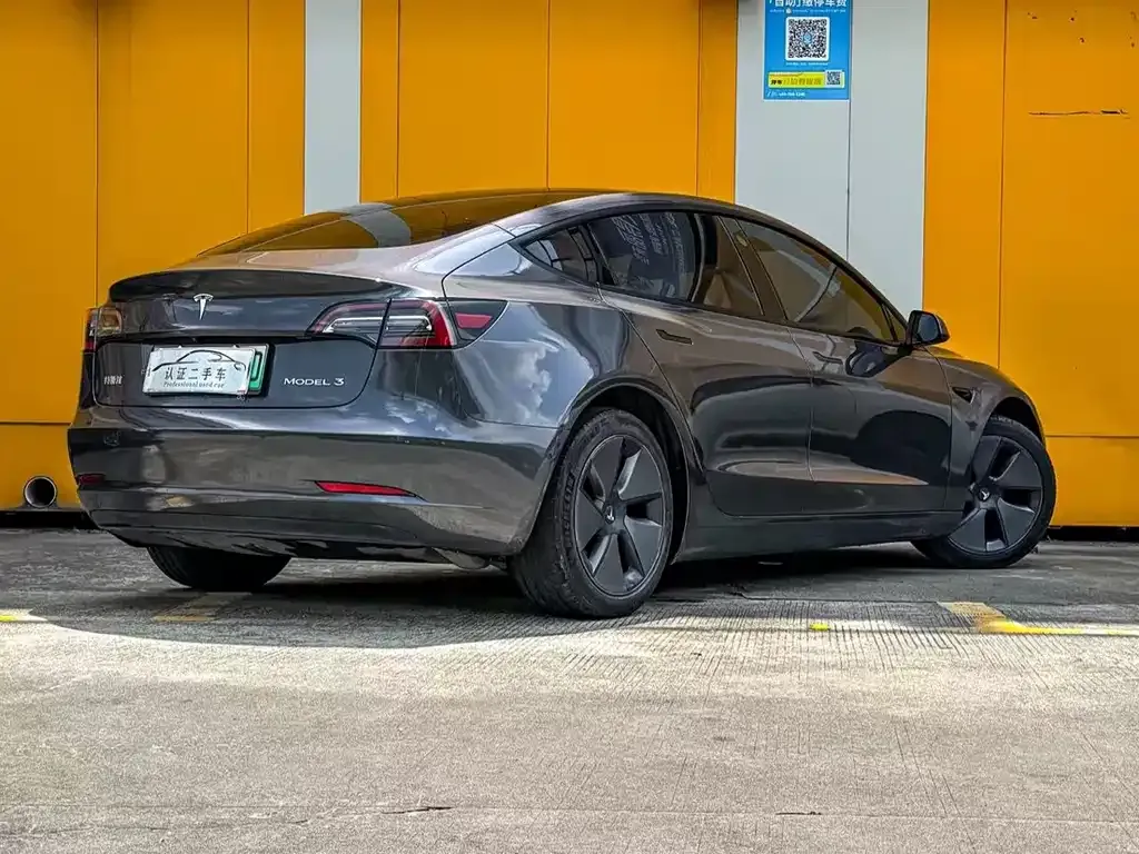 Tesla Model 3 — фото 8
