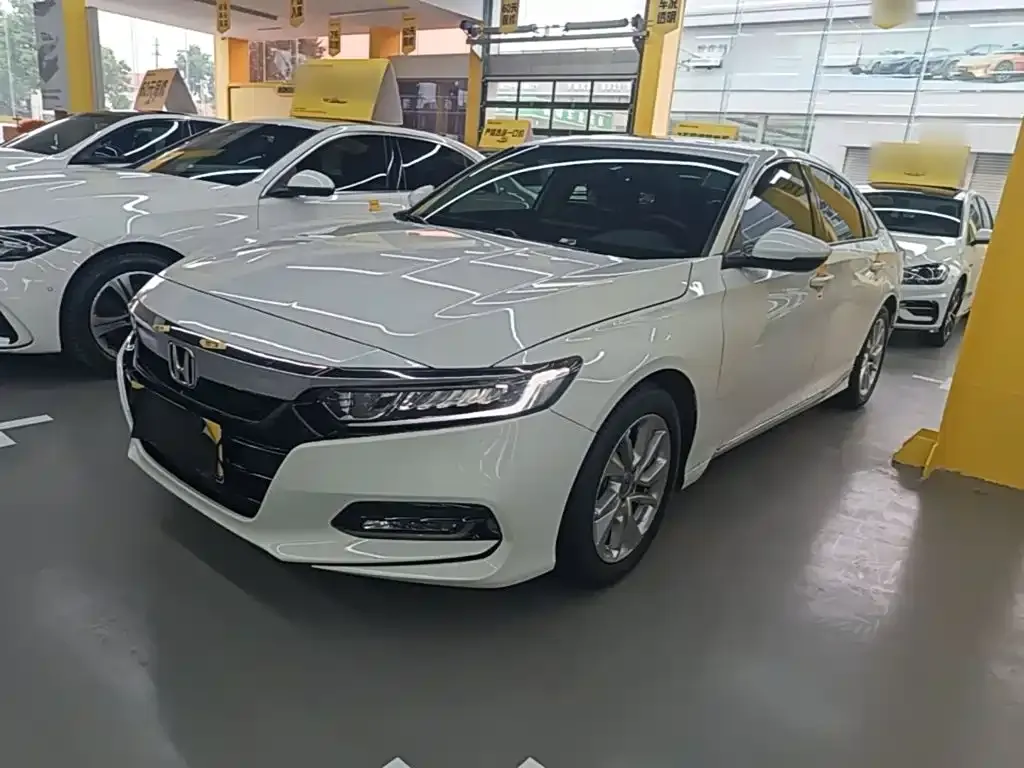 Honda Accord — фото 1