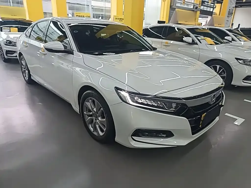 Honda Accord — фото 8
