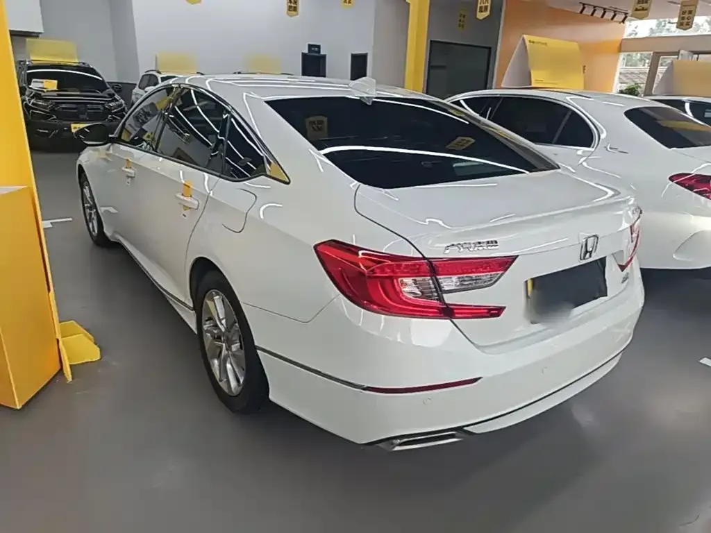 Honda Accord — фото 4