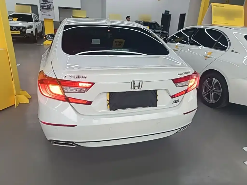 Honda Accord — фото 5