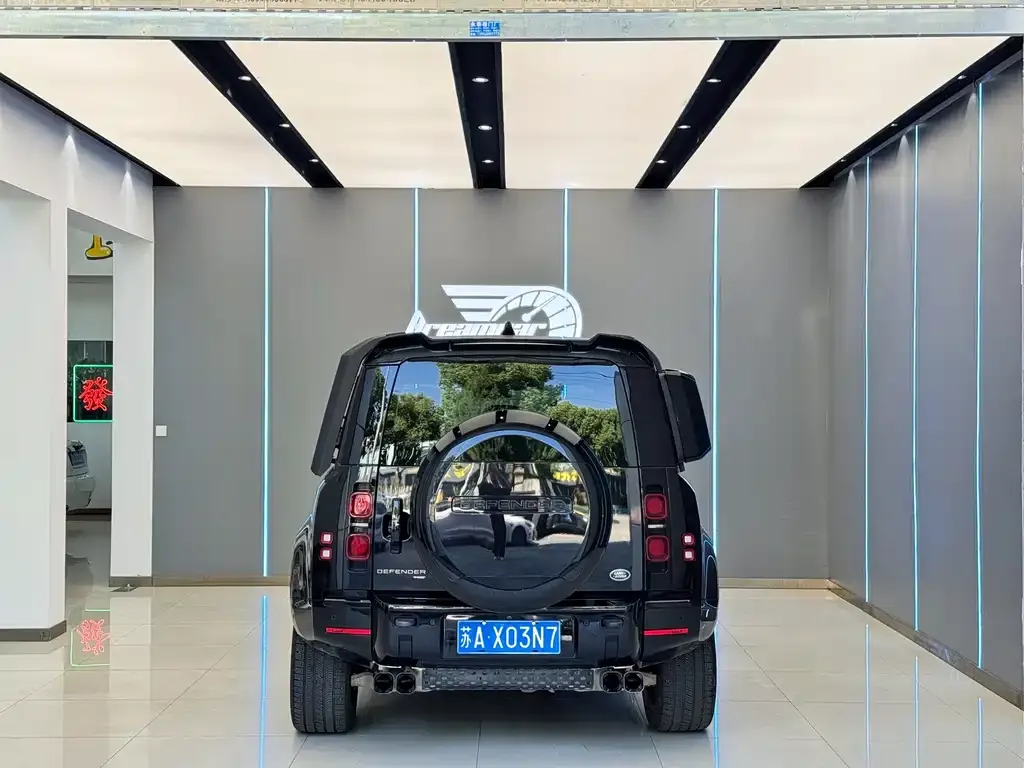 Land Rover Defender — фото 6