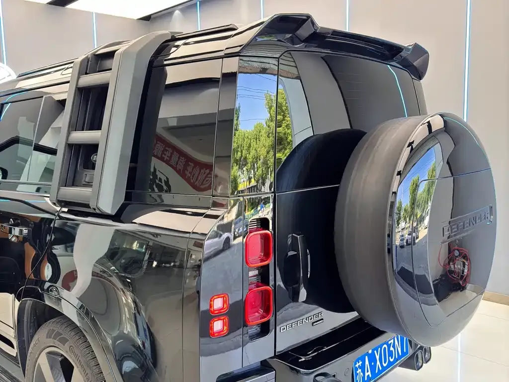 Land Rover Defender — фото 10