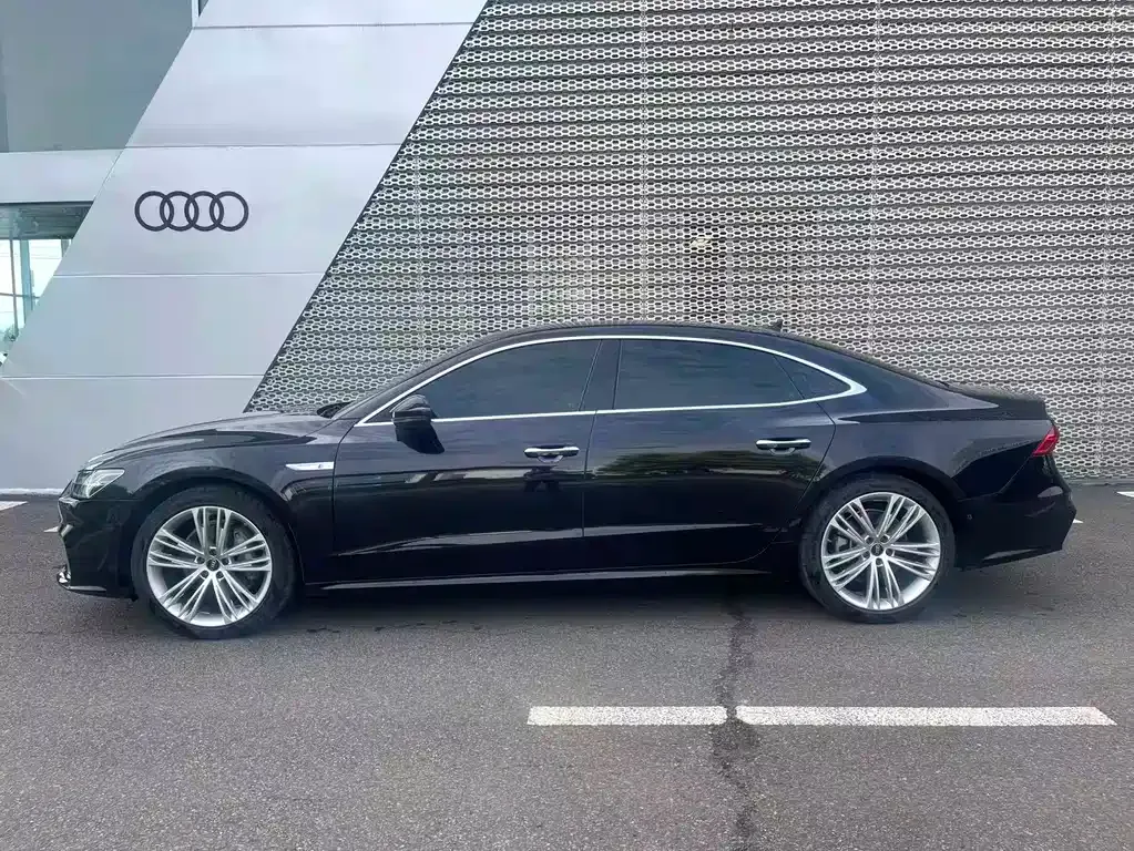 Audi A7L — фото 7