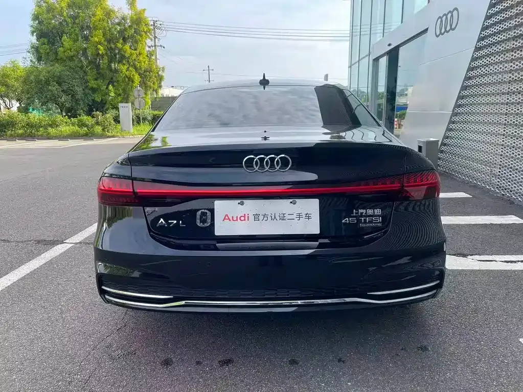 Audi A7L — фото 9