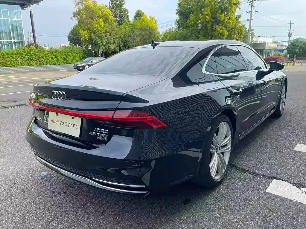 Audi A7L — фото 5