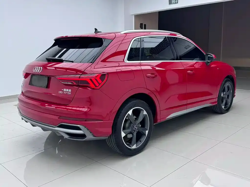 Audi Q3 — фото 8